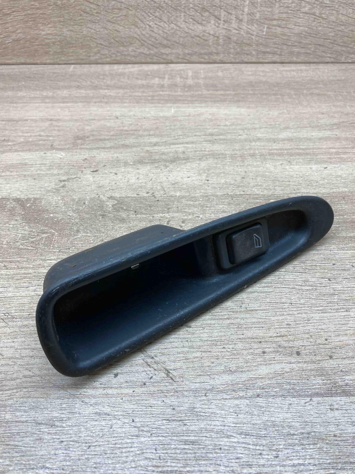 03458028 821425 821427 Electric window control switch Volvo S40, V40