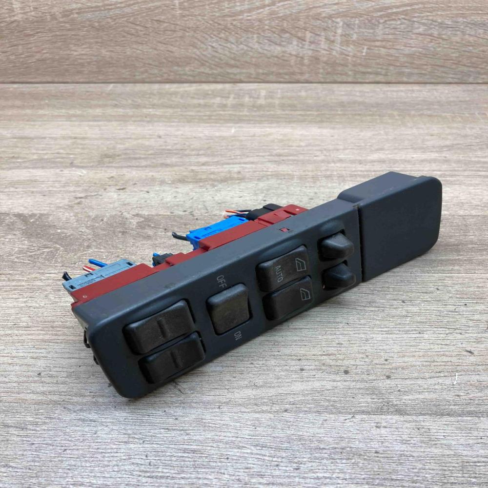 3081235 03458032 LH Electric window control switch Volvo V70