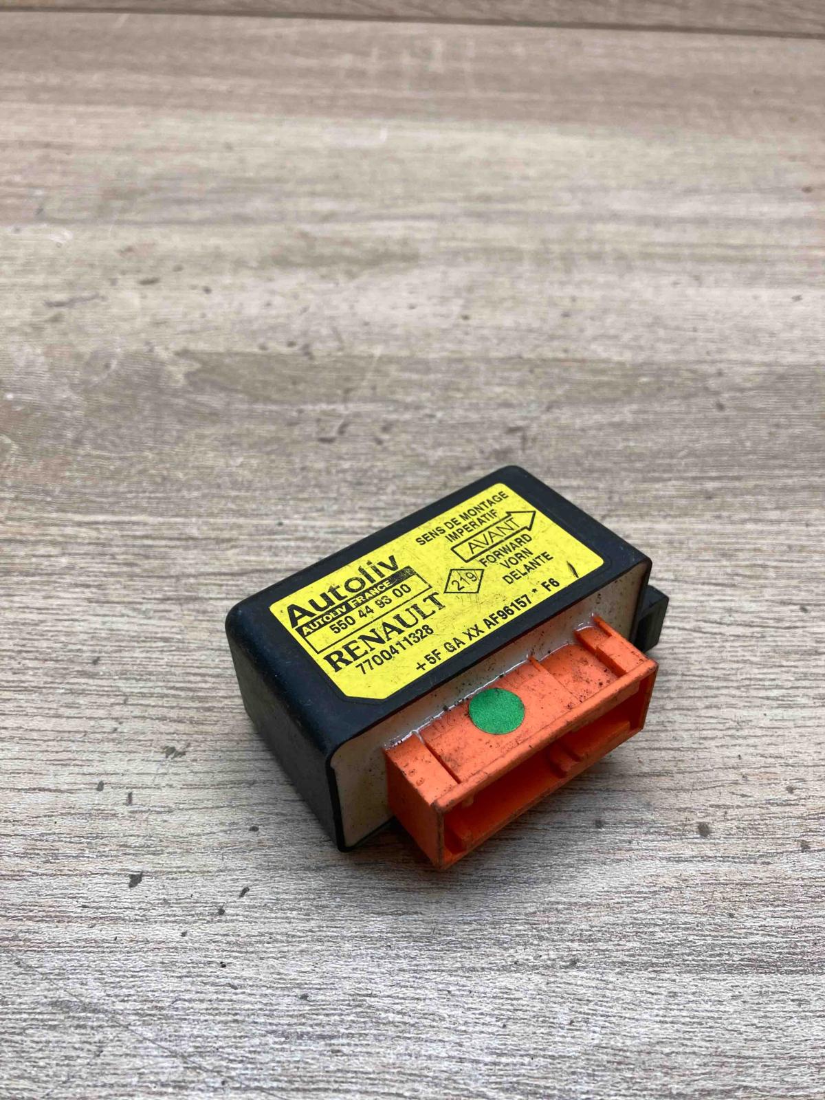 550449300 7700411328  Airbag control unit/module Renault Laguna I