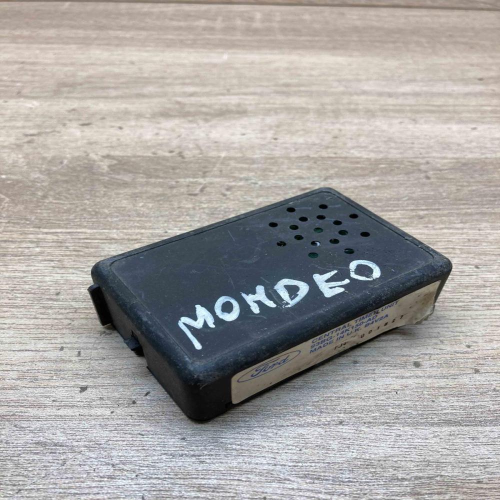 93BG 14K150 AD B4V2A  Fuse module Ford Mondeo MK I