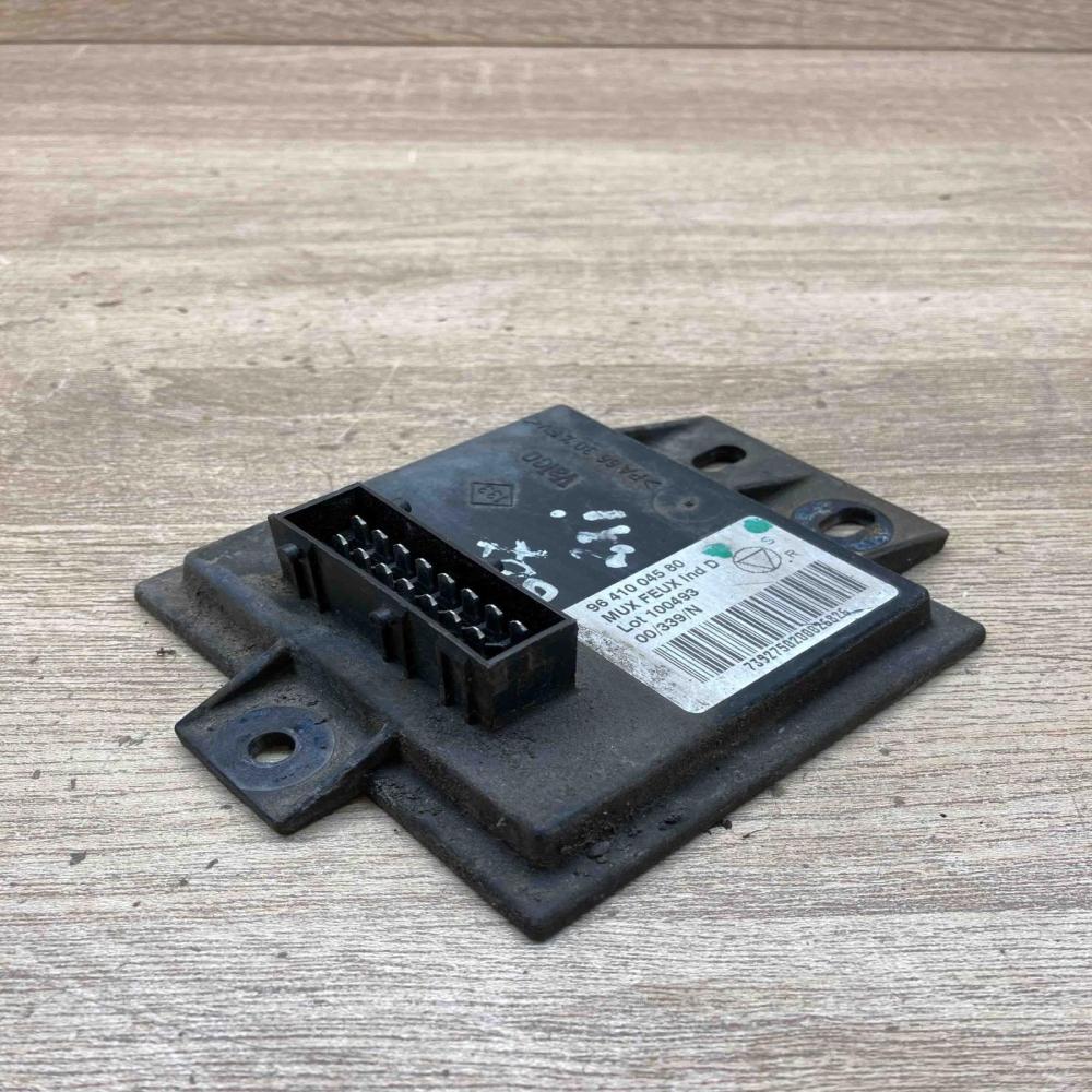 9641004580   Light module LCM Peugeot 607