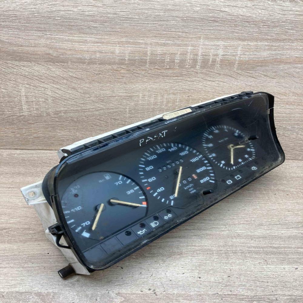 357919033R  EU Speedometer (instrument cluster) Volkswagen PASSAT B3