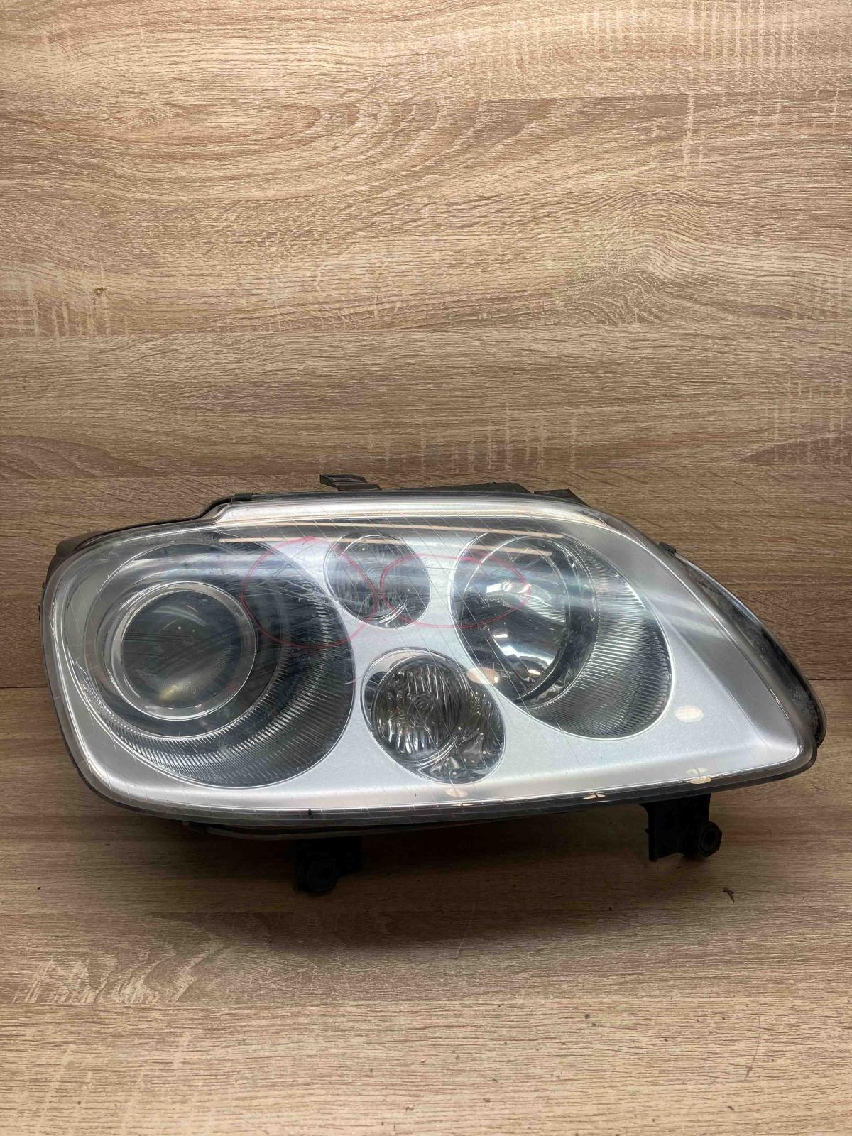 1T0941032D 1T0907391 0301205272 Headlight/headlamp Volkswagen Touran I