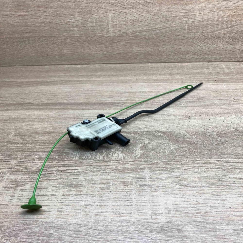 6985880   Fuel tank cap lock motor BMW 3 E90 E91