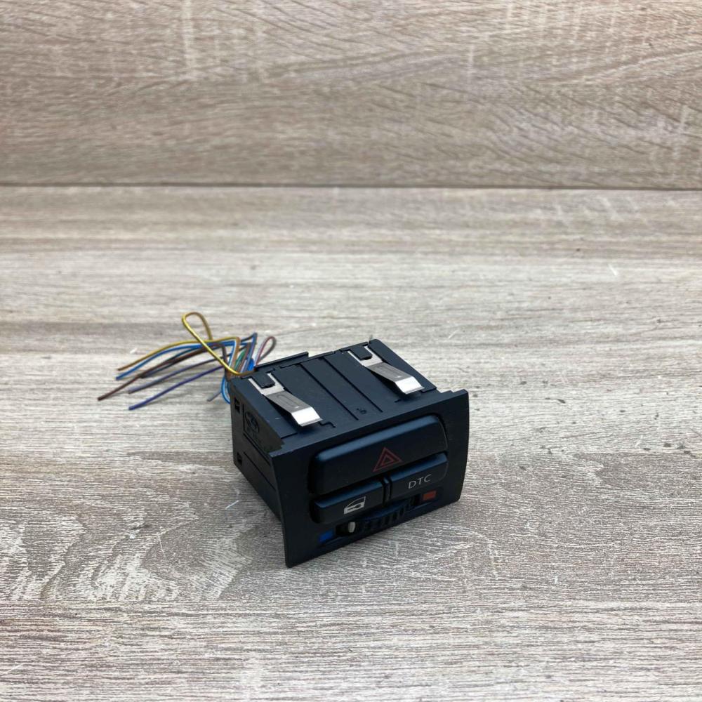 9132421   Hazard light switch BMW 3 E90 E91