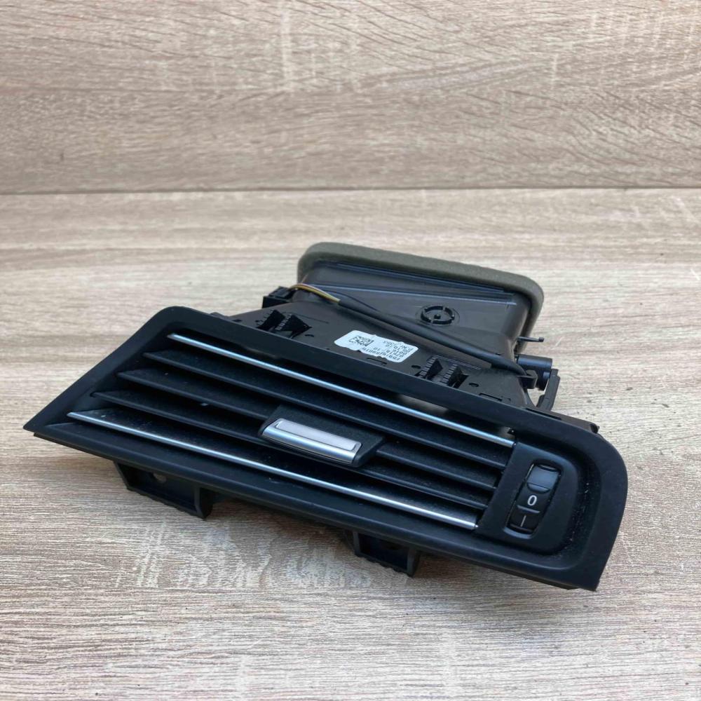 F5916689010 07618 10  Dashboard side air vent grill/cover trim BMW 5 F10 F11