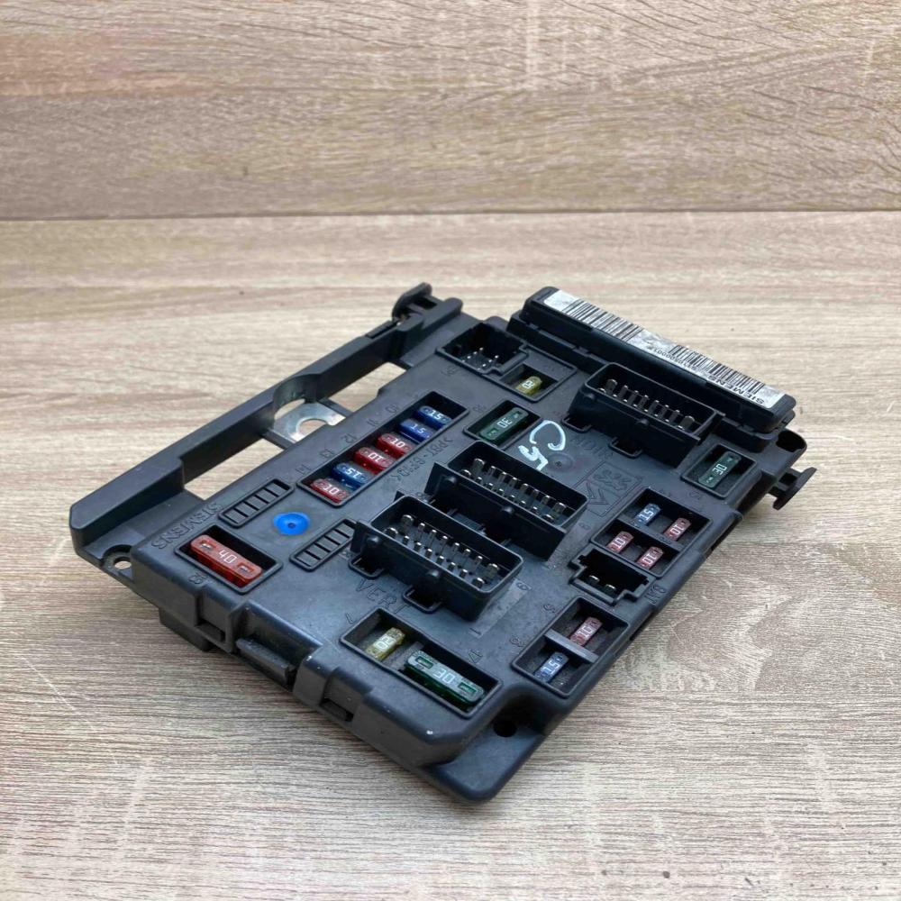 S110500001F 9641258080  Fuse module Citroen C5