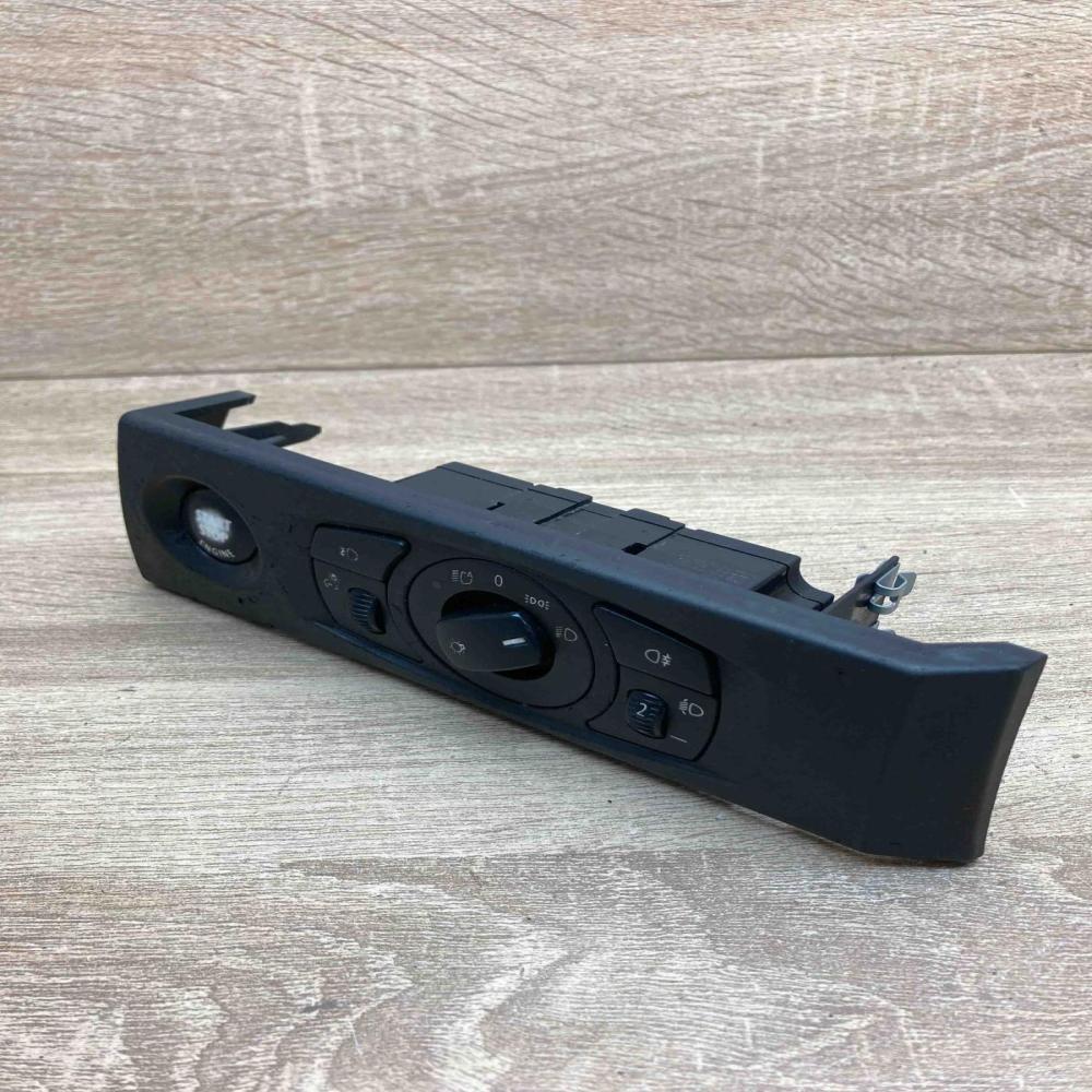 6953737  Used Light switch BMW 5 E60 E61