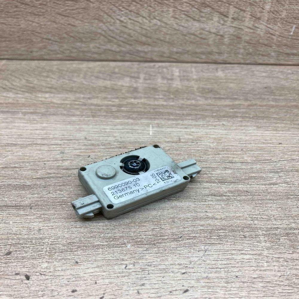 6990090 03 213675 10  Aerial antenna amplifier BMW 3 E90 E91