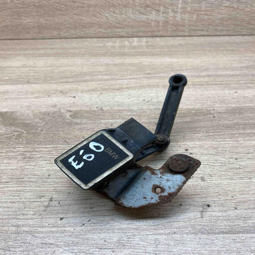 6778811   Rear air suspension level height sensor BMW 5 E60 E61