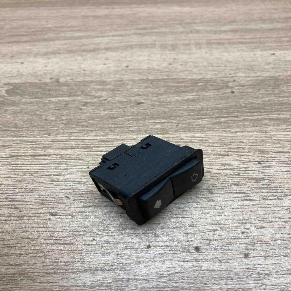 8368974   Electric window control switch BMW 7 E38