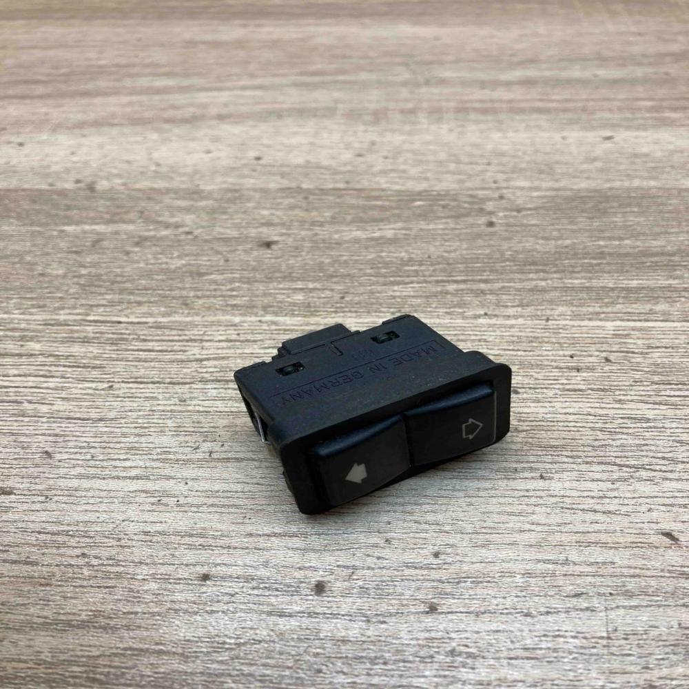 8368974   Electric window control switch BMW 7 E38