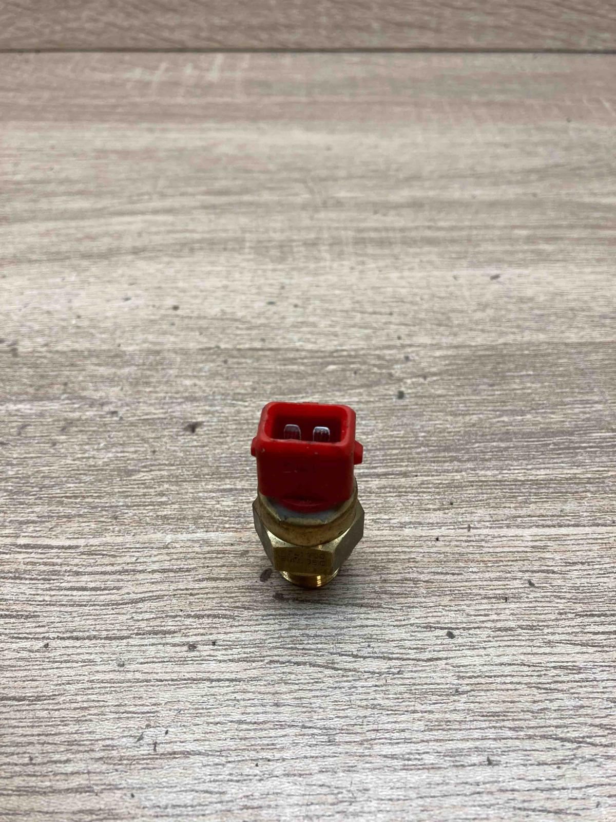 1741900   Coolant temperature sensor Land Rover Range Rover L322