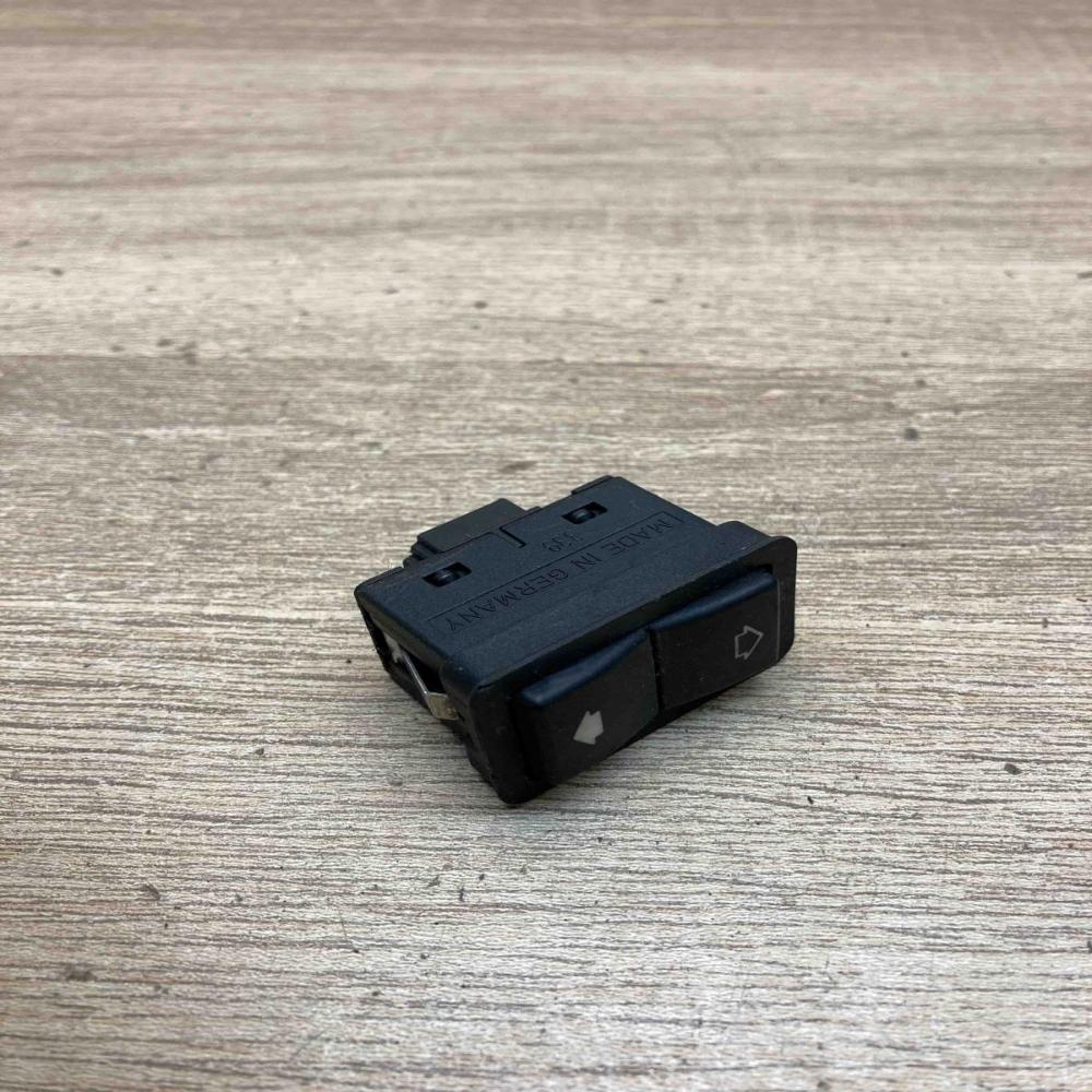 8368974   Electric window control switch BMW 5 E39