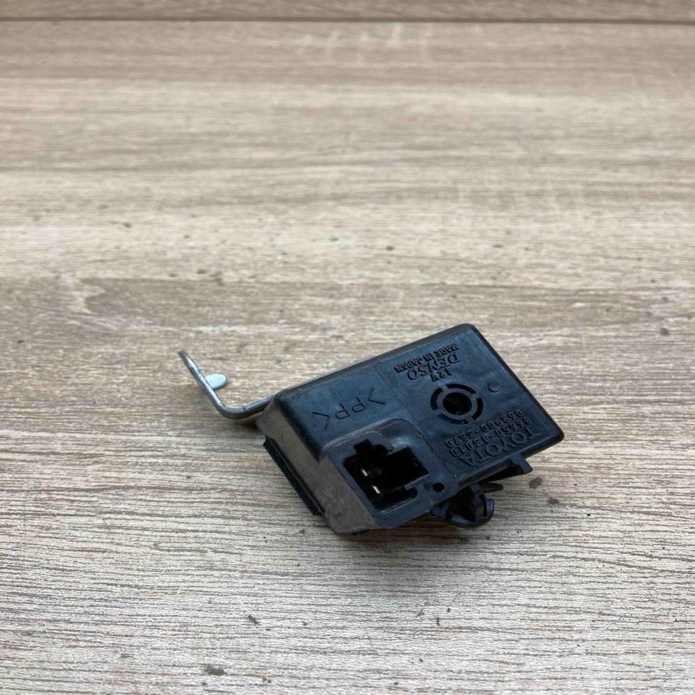 86650 13010 068900 3570  Other relay Toyota Avensis T250