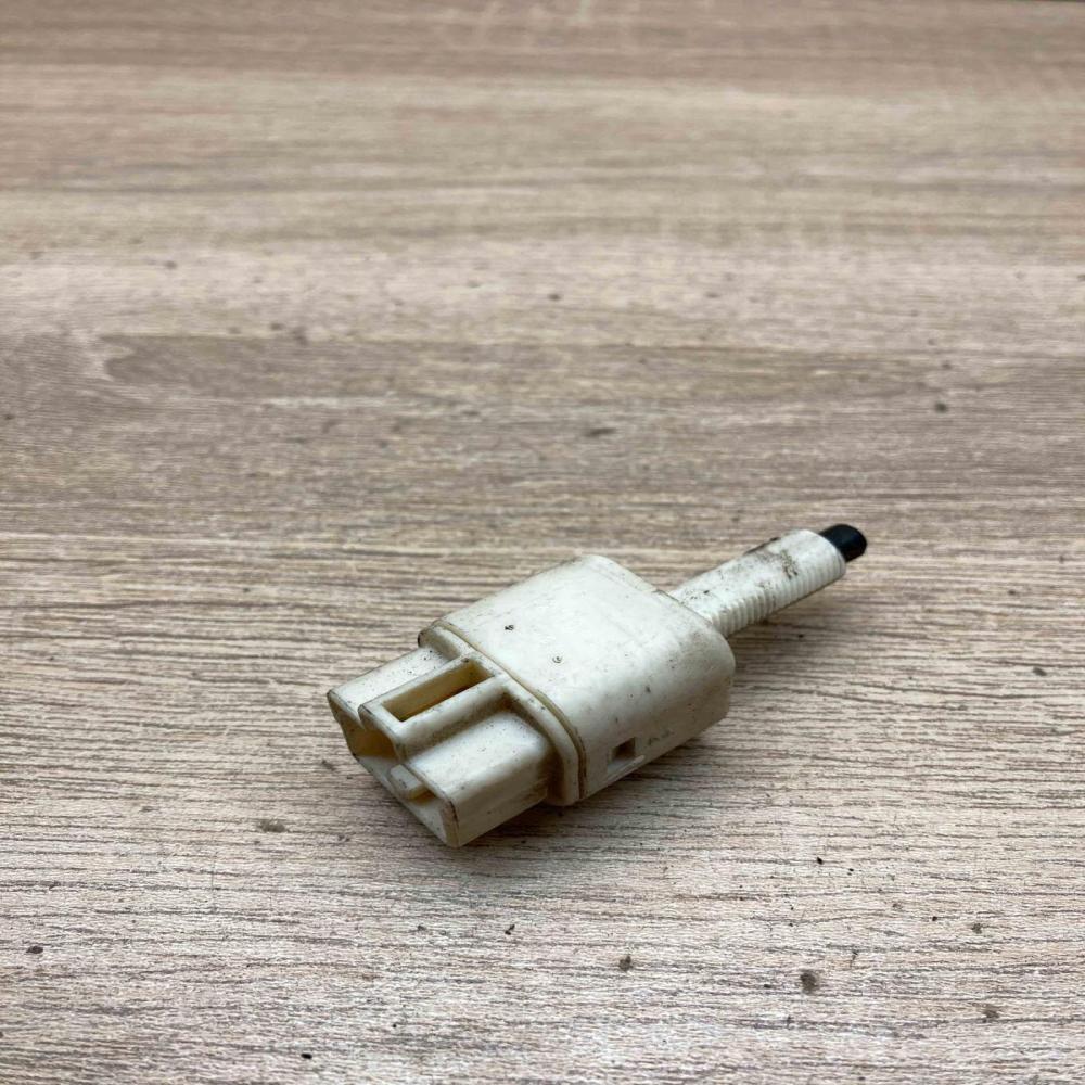 270 1J44 270 1J 44  Brake pedal sensor switch Toyota Corolla Verso E121