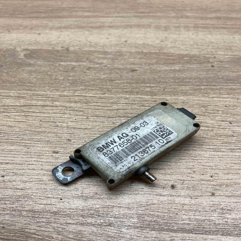 8377658   Aerial antenna amplifier BMW X5 E53
