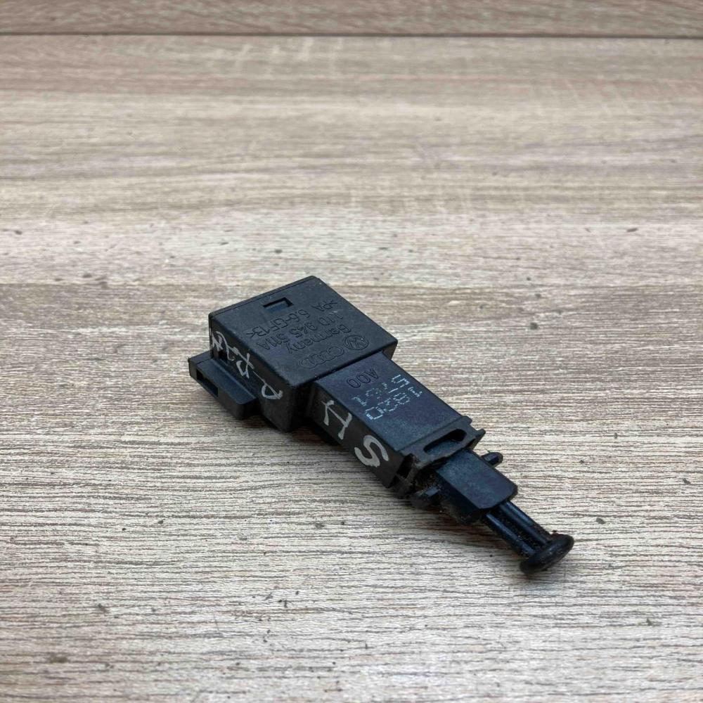 1J0945511A   Brake pedal sensor switch Volkswagen Sharan