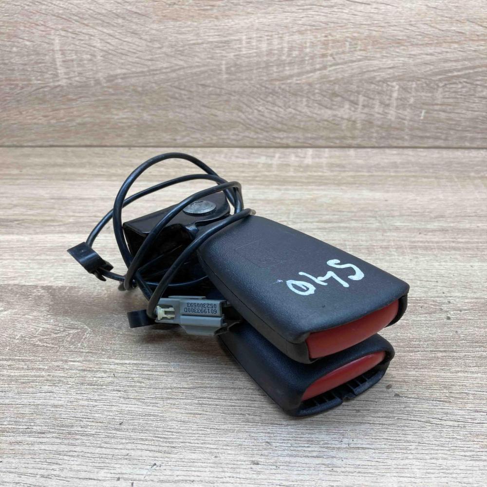 601993300D 052300593  Rear seatbelt buckle Volvo S40, V40