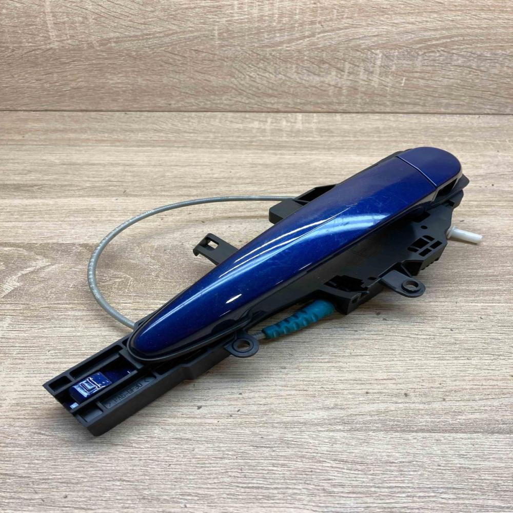 7069759  Front Left Side Rear door exterior handle BMW 1 E81 E87