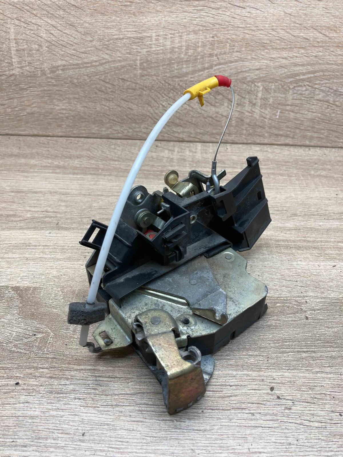 8166245   Rear door lock BMW 5 E39