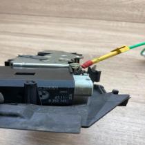 8235126 8352165  Front door lock BMW 5 E39