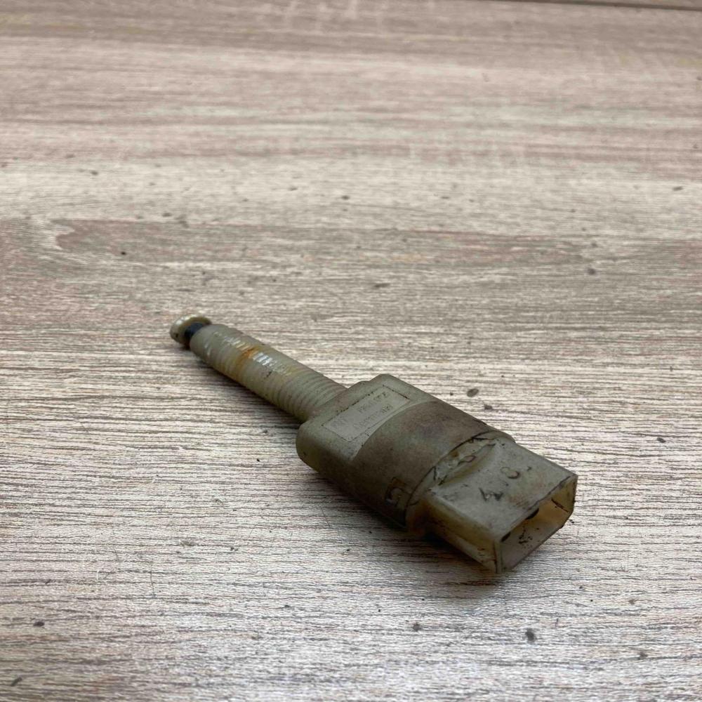 4A0945515A   Brake pedal sensor switch Volkswagen PASSAT B5