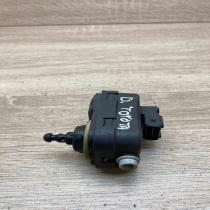 89036766   Headlight level adjustment motor Toyota RAV 4 (XA30)