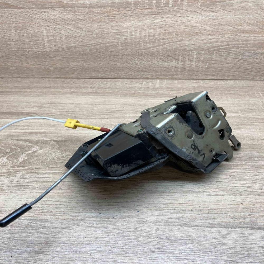 8235113 8352165  Front door lock BMW 5 E39