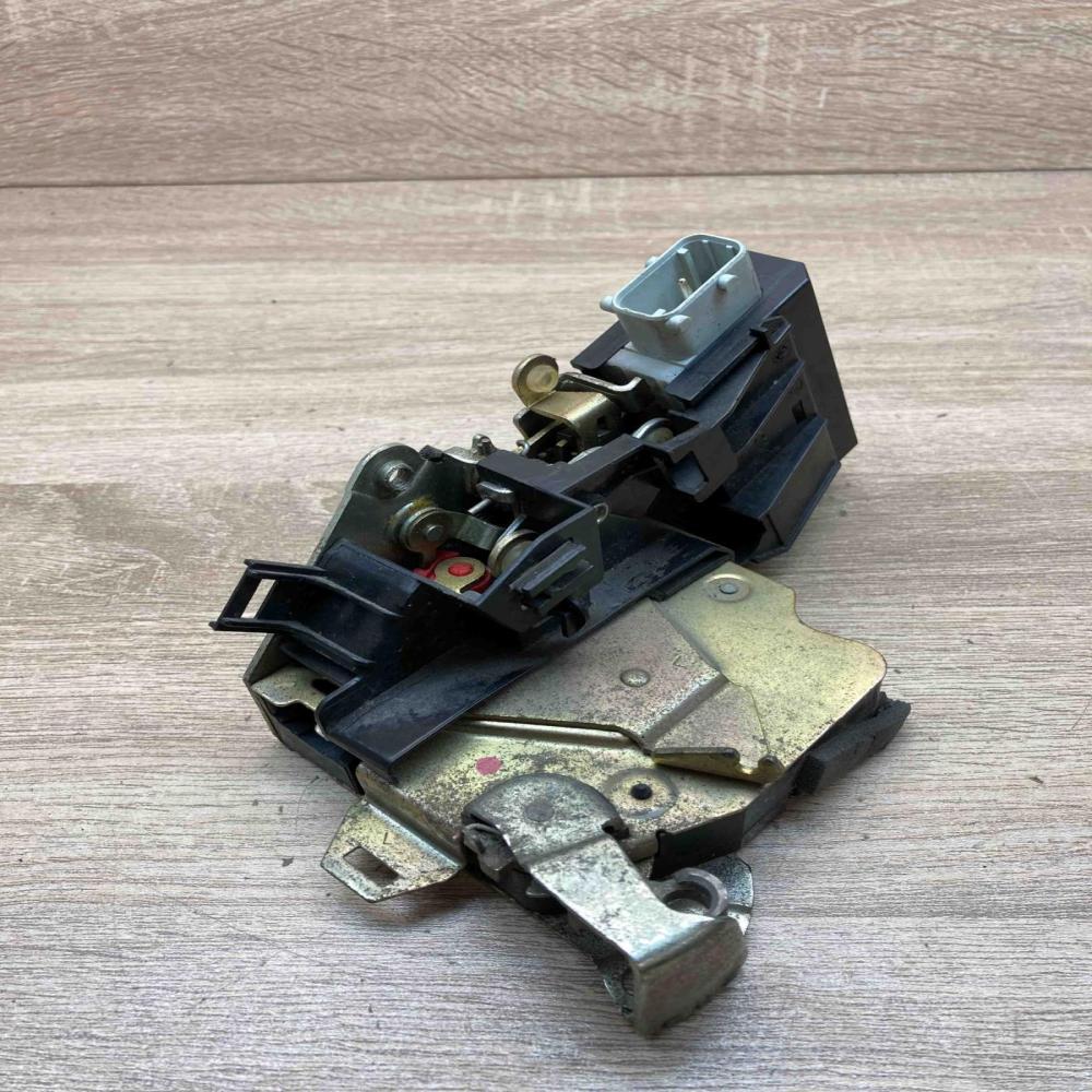8166245   Rear door lock BMW 5 E39