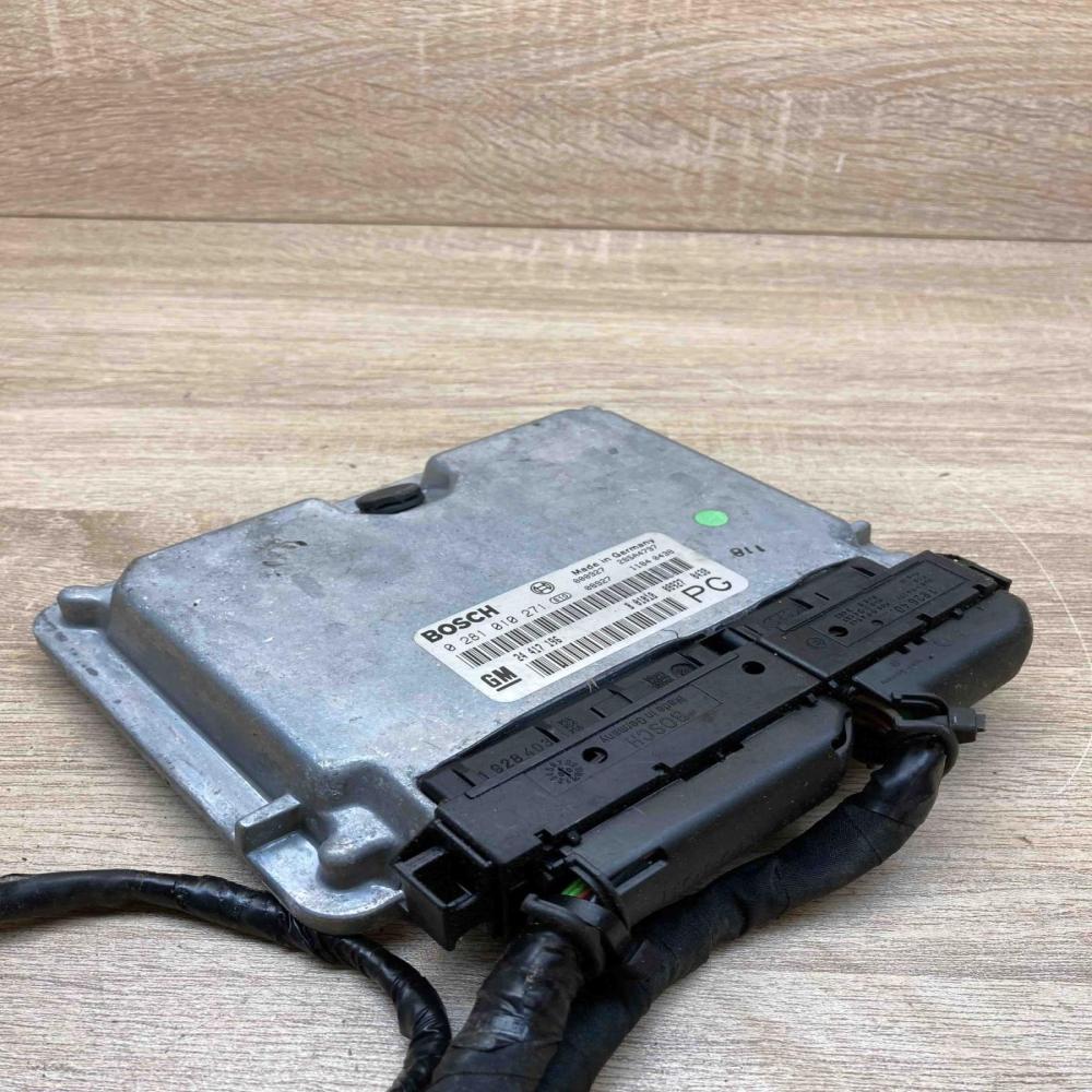 24417196 0281010271 With Plug Engine control unit/module ECU Opel Vectra B
