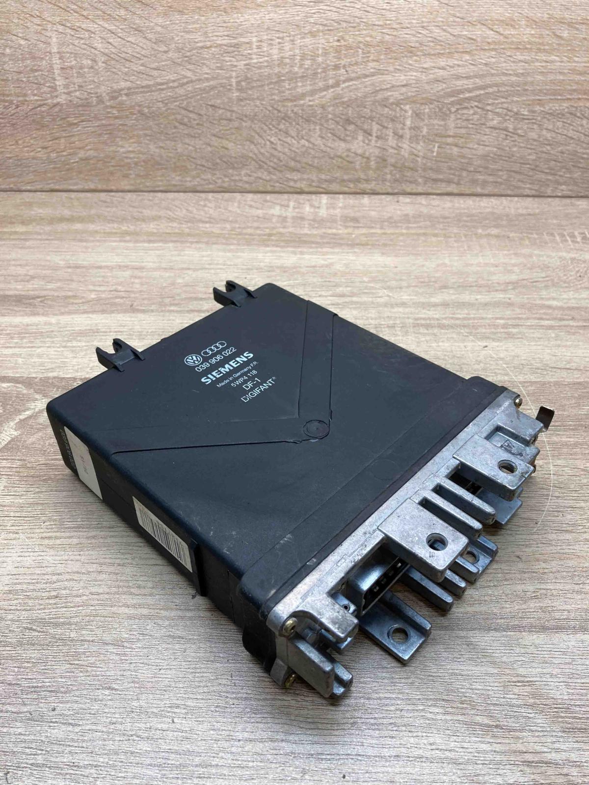 039906022 5WP4118 Used Engine control unit/module ECU Audi 80 90 S2 B4