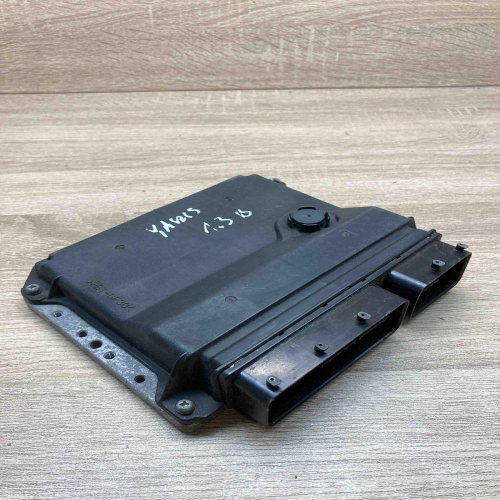 89661 0DB00 MB275300 4332  Engine control unit/module ECU Toyota Yaris