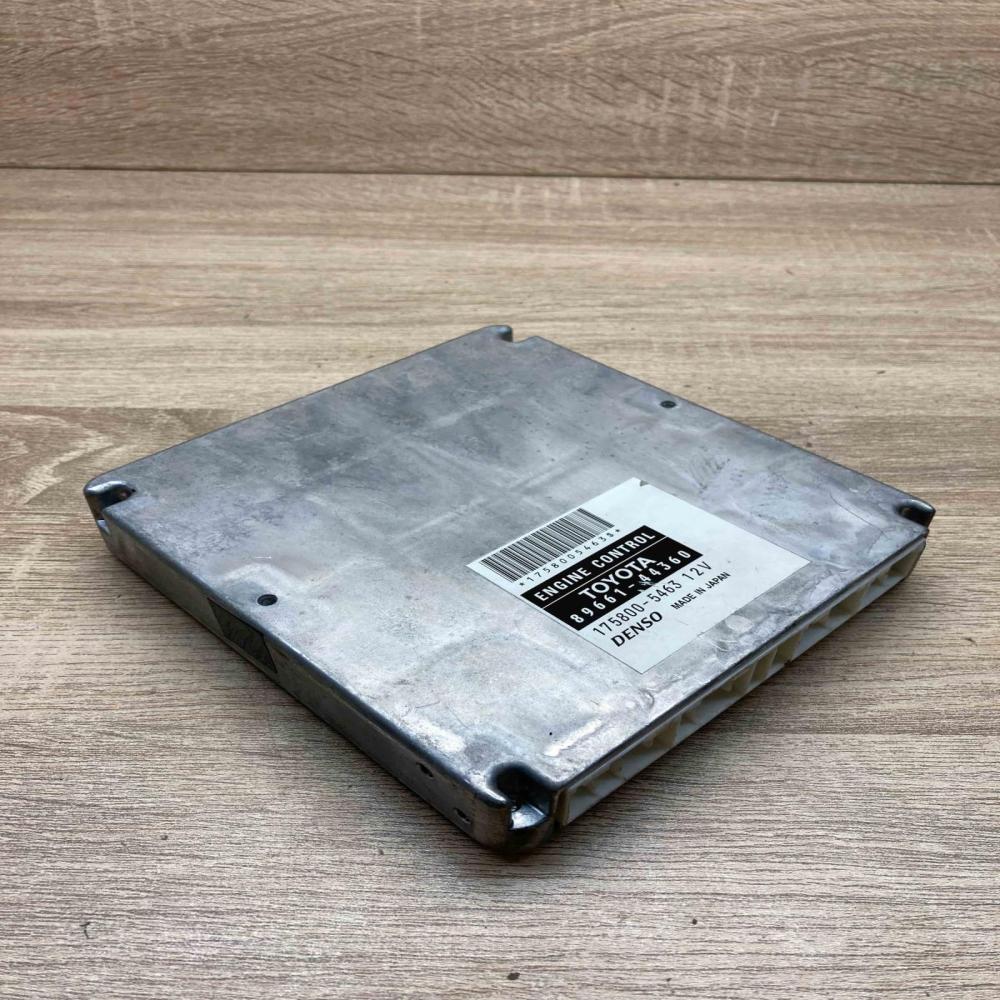 89661 44360 175800 5463  Engine control unit/module ECU Toyota Avensis Verso
