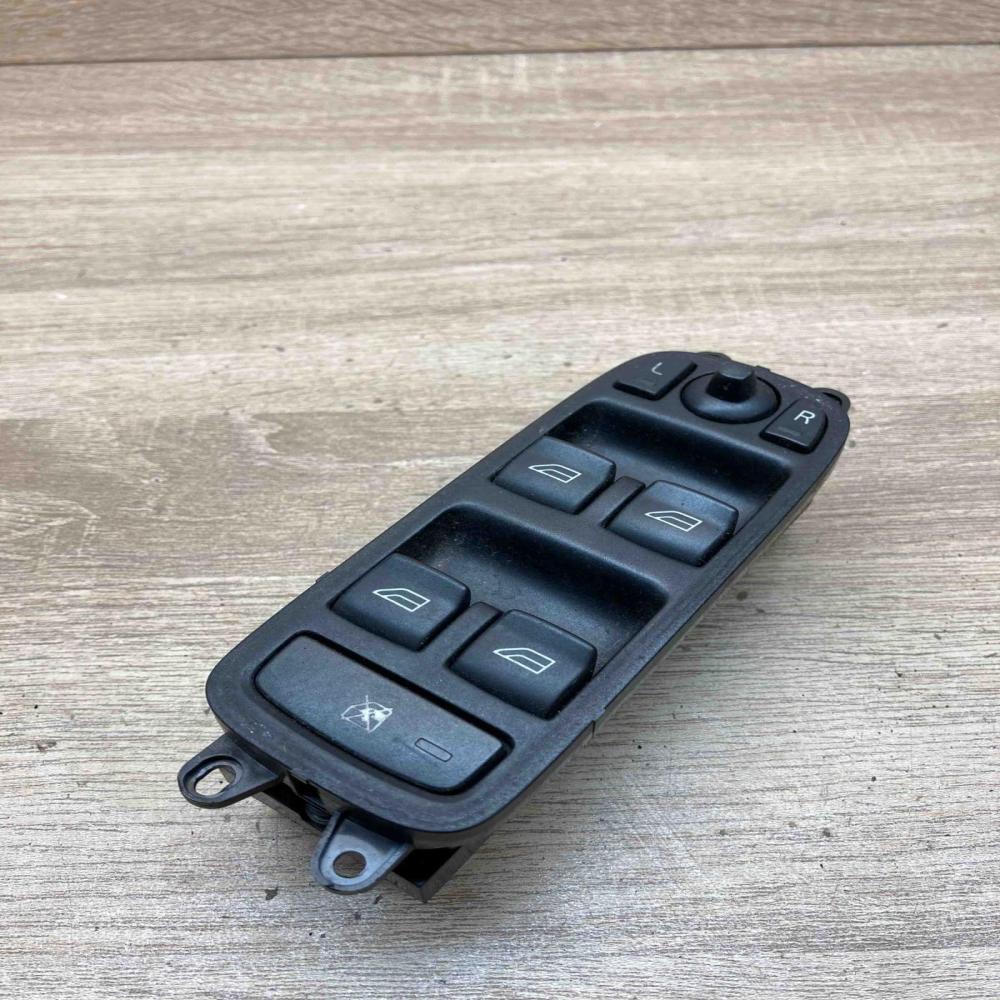 30710787 30710788  Electric window control switch Volvo V50