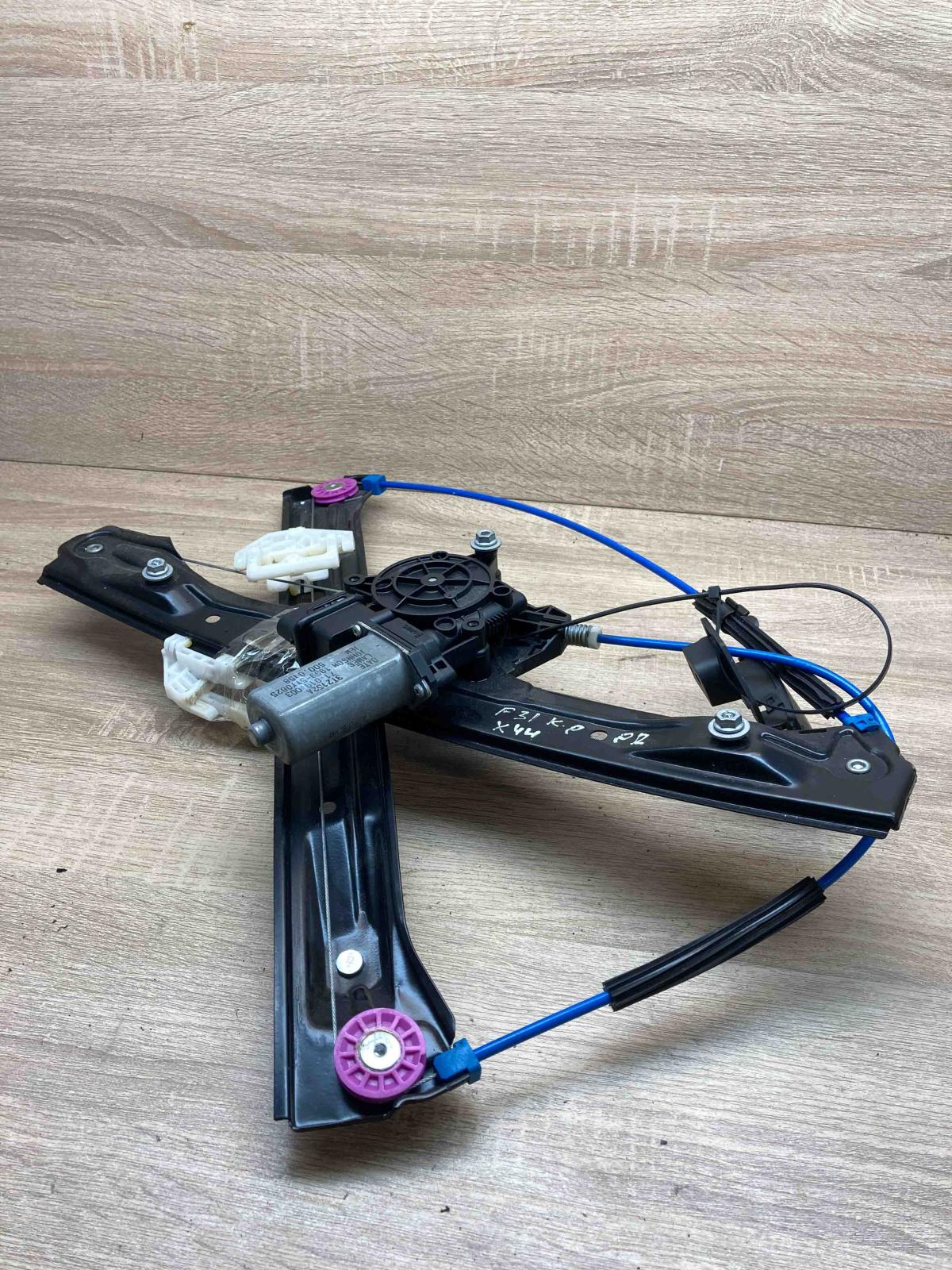 7259823 1999 5YY0625 Front Right Side Front door window regulator with motor BMW