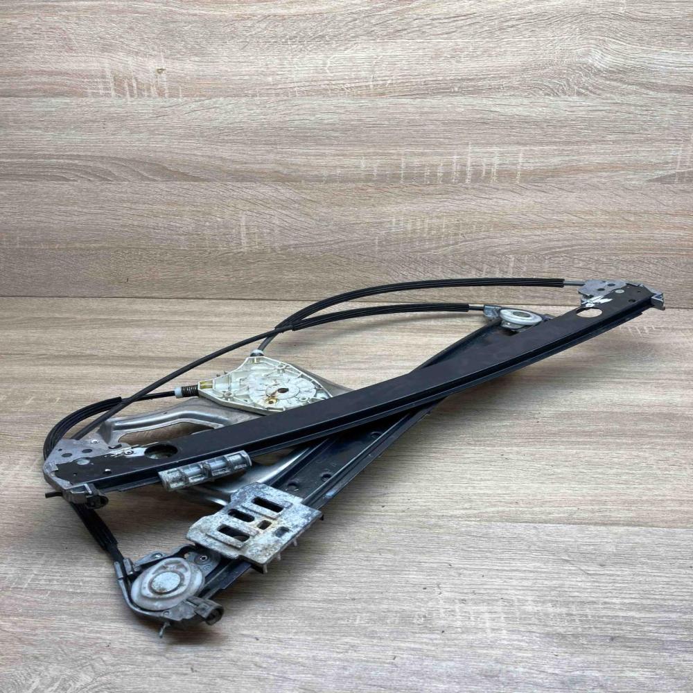 A2207202446   Front door window regulator with motor Mercedes-Benz S W220