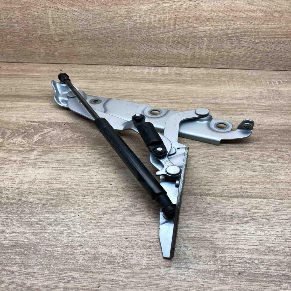 8X23 42700 S2J5A  Hinge Tailgate/trunk/boot hinge Jaguar XF
