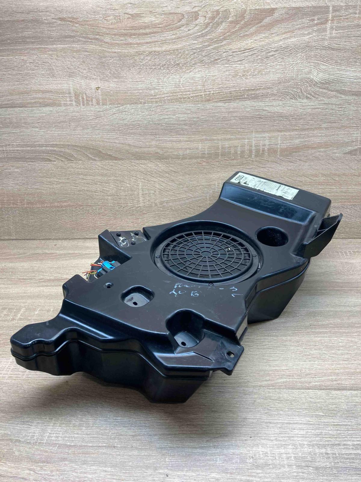 8P4035382 7606500230  Subwoofer speaker Audi A3 S3 8P