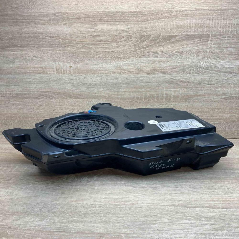 8P3035382 7606500216  Subwoofer speaker Audi A3 S3 8P