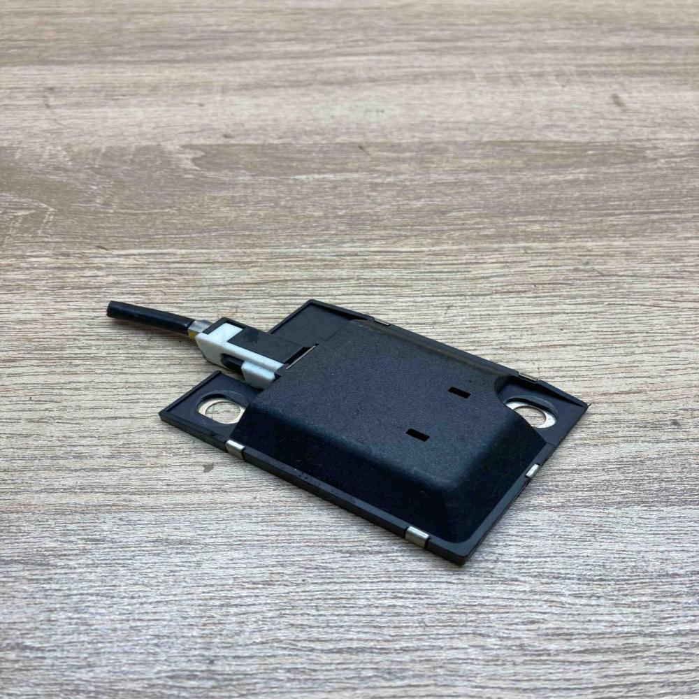 A2118203375 05W36  Aerial antenna amplifier Mercedes-Benz E W211