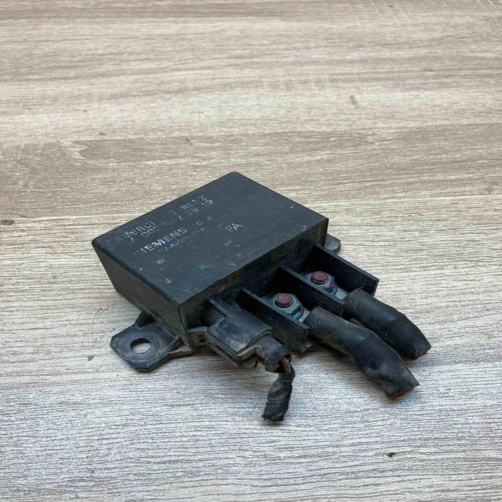 A0025423819 Used  Glow plug pre-heat relay Mercedes-Benz E W211