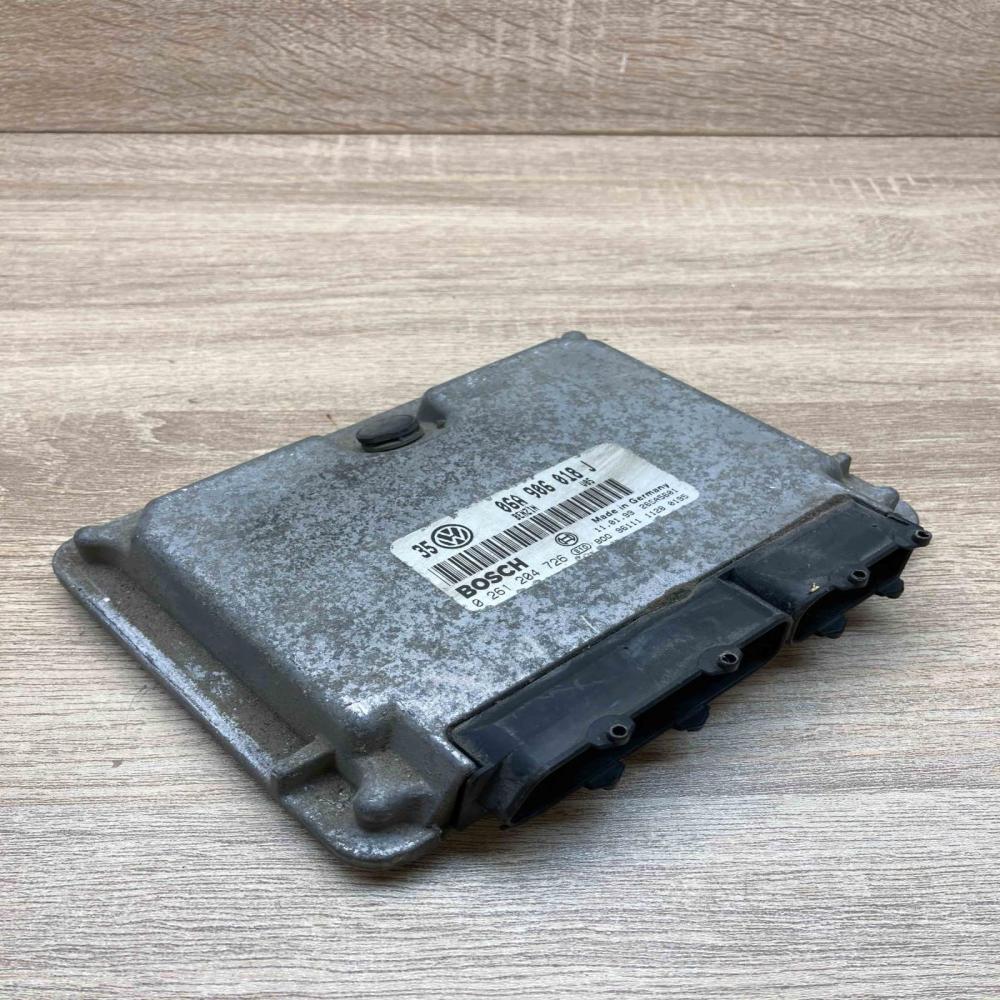 06A906018J 0261204726 35 Engine control unit/module ECU Volkswagen Transporter -