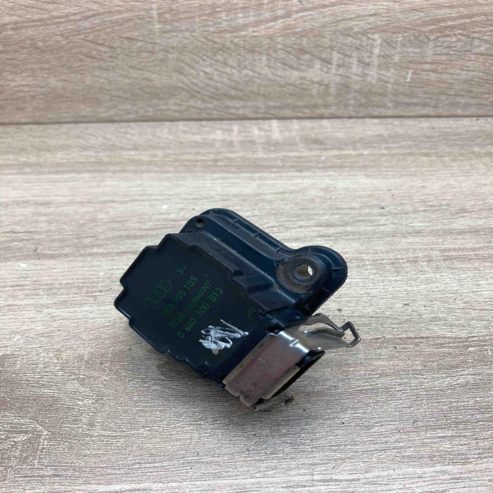 058905105 0040100013  High voltage ignition coil Volkswagen PASSAT B5
