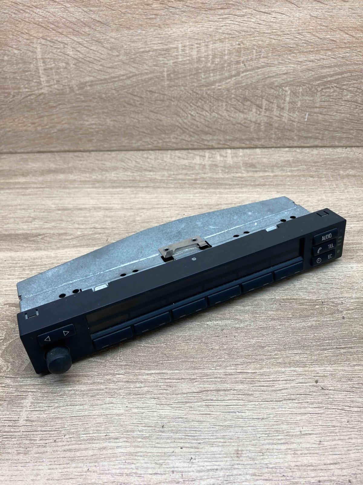 8352408   Radio/CD/DVD/GPS head unit BMW 7 E38