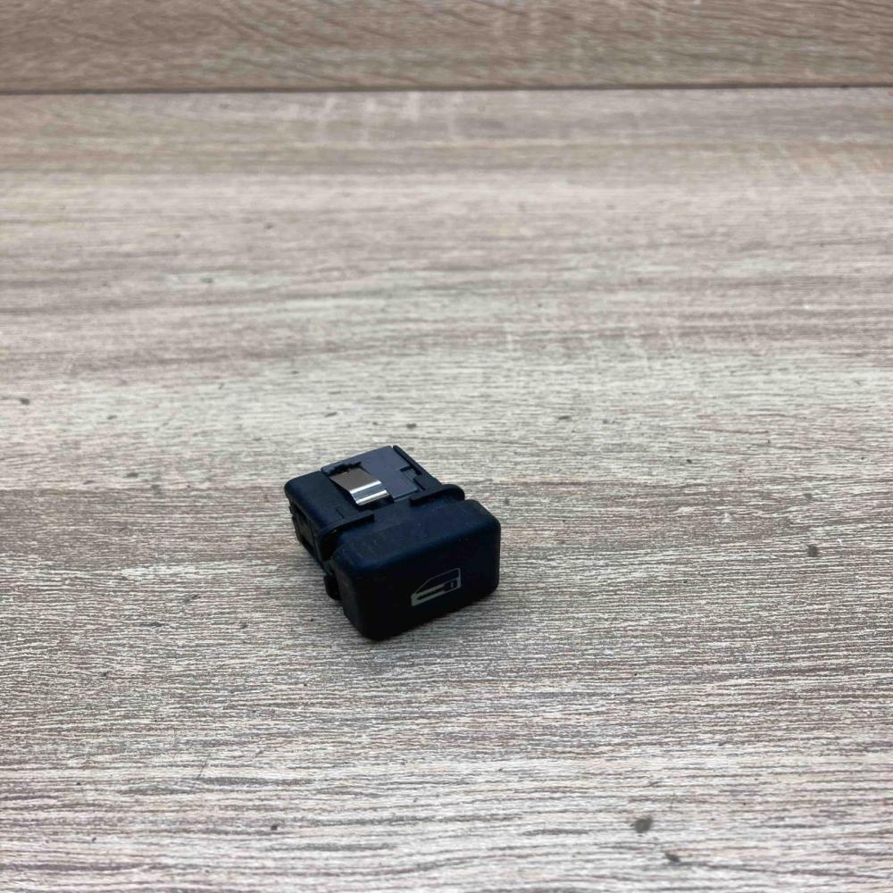 8360828   Central locking switch button BMW 5 E39