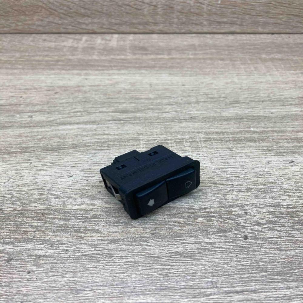 8368974 Used  Electric window control switch BMW 5 E39