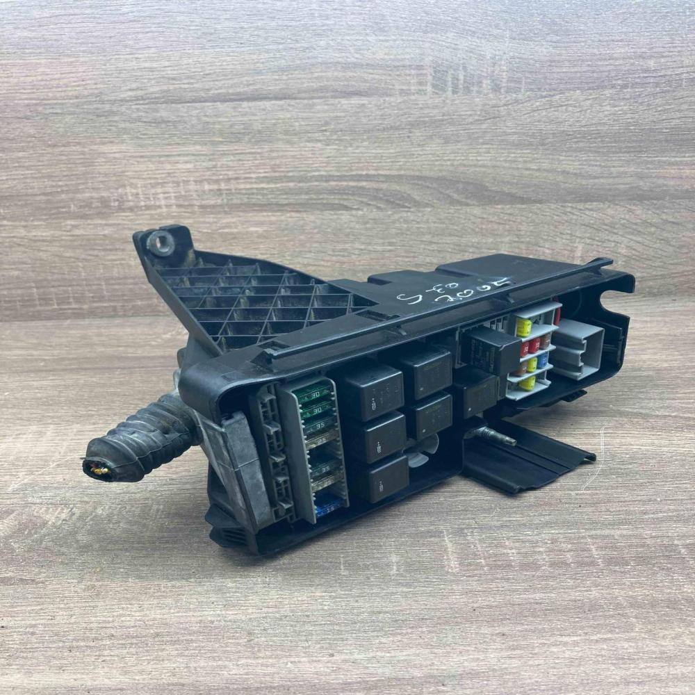 30728132   Fuse module Volvo XC90