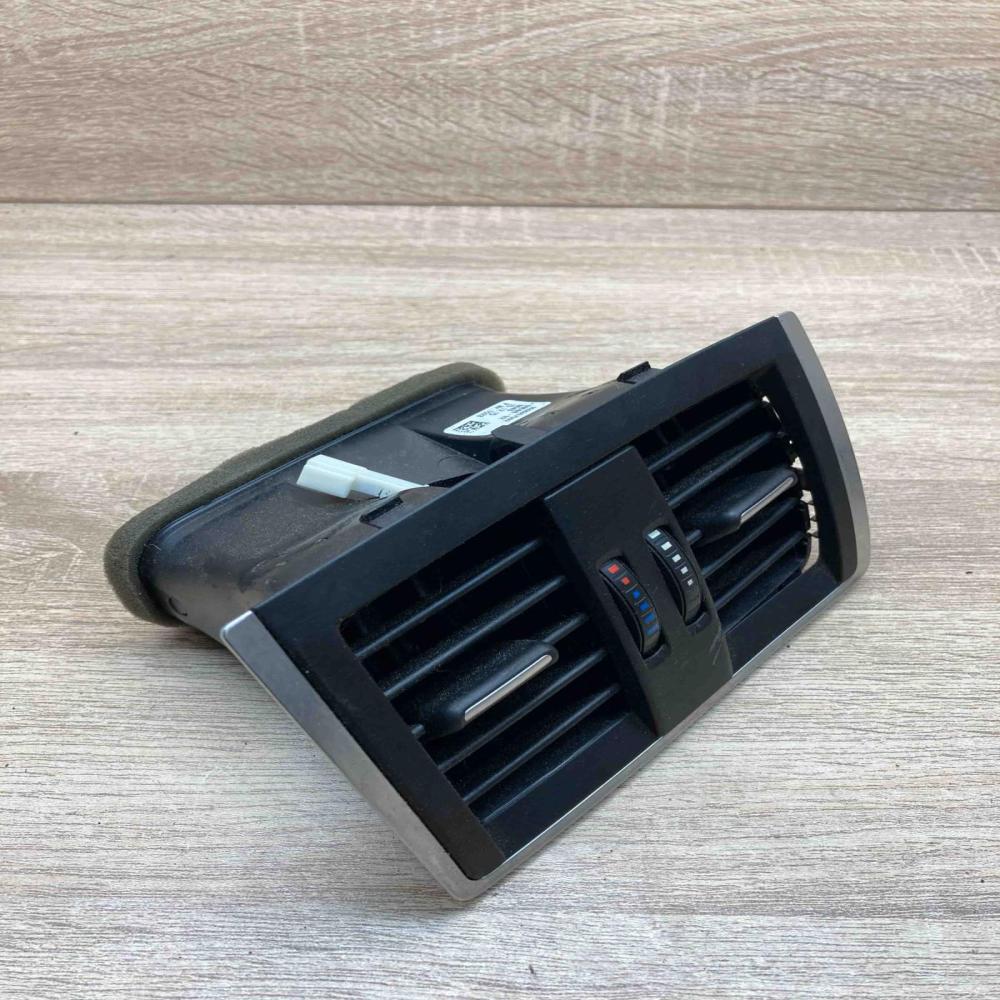 9333675 9207330 933367502 Rear air vent grill BMW 4 F32 F33