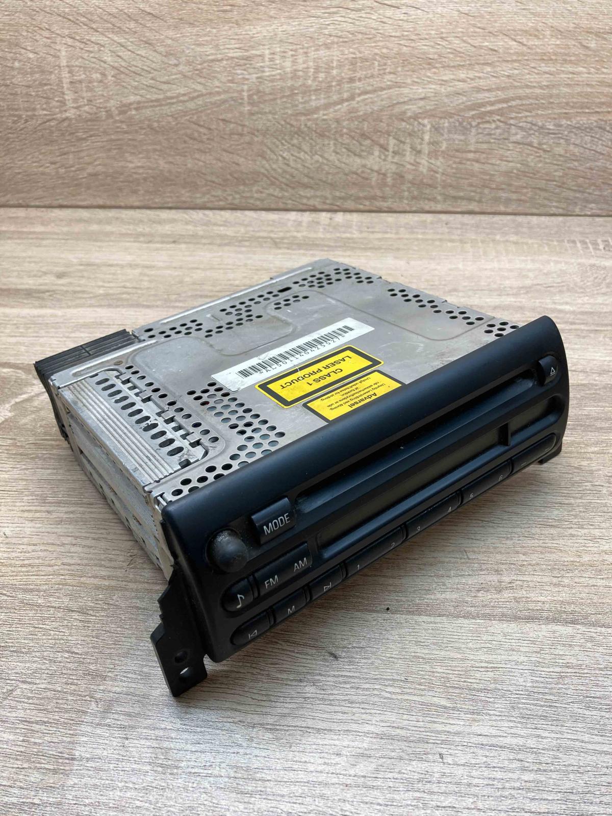6941509   Radio/CD/DVD/GPS head unit Mini One - Cooper R50 - 53